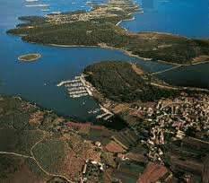 Pomer and its surroundings